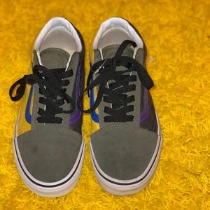 Vans worn a couple times. EXCLUSIVE‼️